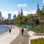 Nuevo sendero peatonal y ciclista junto al río en Tampa