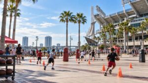 Familias y jóvenes en actividad de fútbol americano comunitario en Tampa Bay